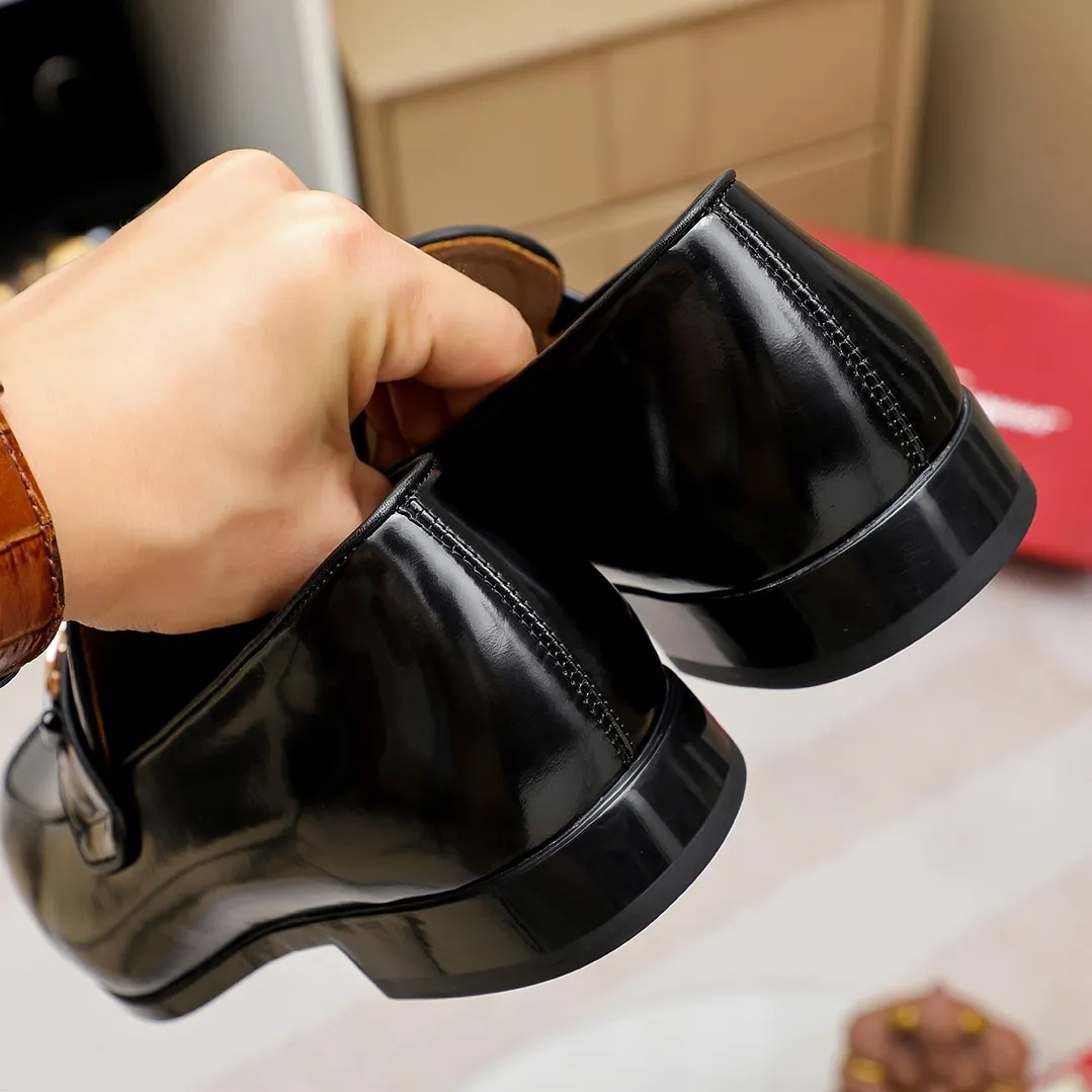 Men's shoes 💰600 🕷🕷🐂【Ferragamo】 Popular fashionable casual shoes🇨🇳Official website counter 1:1 production, original mold opening💯Good quality visible, imported high-end first-layer pebbled calfskin, water-dyed🐂leather lining🌿very clear texture, high-quality waterproof, non-slip and wear-resistant outsole🎋high quality and low price, truly handmade🍓, 3 colors available! Code number 38-44 (45. To be customized)